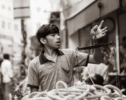 Neighborhood Marketplaces: Supporting Local Businesses Online