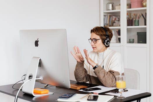 Smart Posture Trainers for Desk Workers