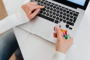 Phygital Retail: Blending Physical and Digital Shopping Worlds