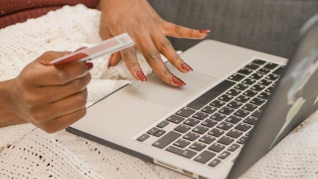 Cross-Platform Shopping: When Your Purchases Span Virtual and Physical Worlds