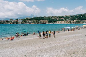 What to Avoid in Popular Tourist Destinations: Safety Guide 2025